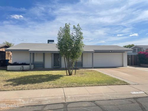 7965 W Montecito Ave, Phoenix, AZ, 85033-2315 | Card Image