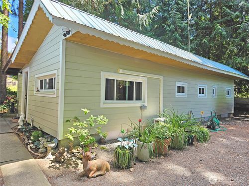 51 Hickory St, Quilcene, WA, 98376-7800 | Card Image
