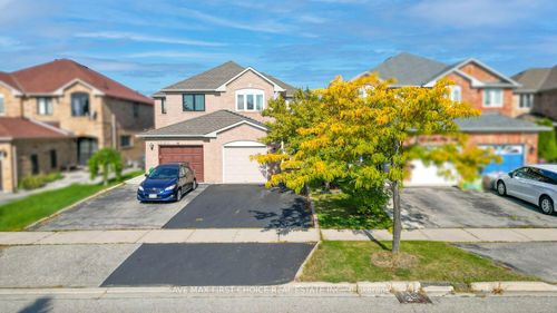 3389 Scotch Pine Gate, Mississauga, ON, L5N7M8 | Card Image