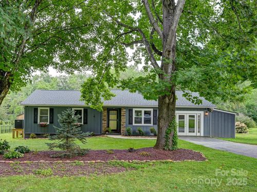 218 Blue Ridge Rd, Black Mountain, NC, 28711-3913 | Card Image