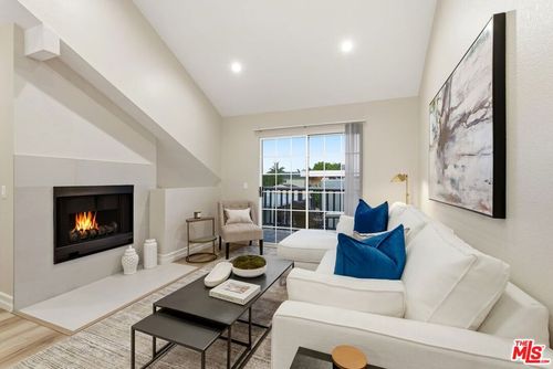 unit-11-519 E Hazel St, Inglewood, CA, 90302-5357 | Card Image