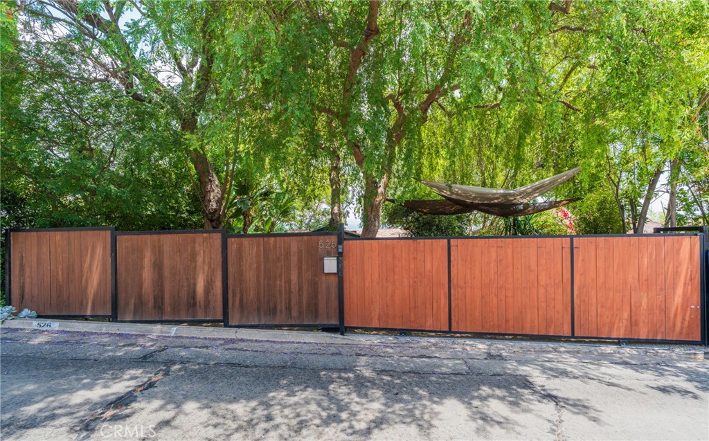 Residential Lease in Los Angeles 3