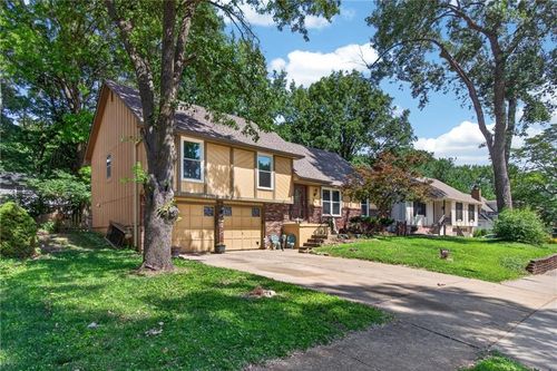 509 Country Ln, Lee's Summit, MO, 64086-3117 | Card Image