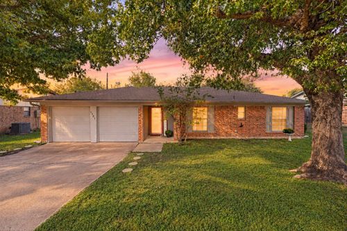 1121 Timbercreek Rd, Benbrook, TX, 76126-2718 | Card Image