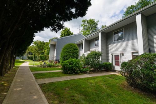 65-555 Russell Rd, Westfield, MA, 01085-2151 | Card Image