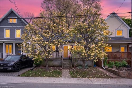 147 Strachan Street E, Hamilton, ON, L8L3M7 | Card Image