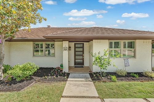 27 Crestwood Dr, Trophy Club, TX, 76262-5635 | Card Image