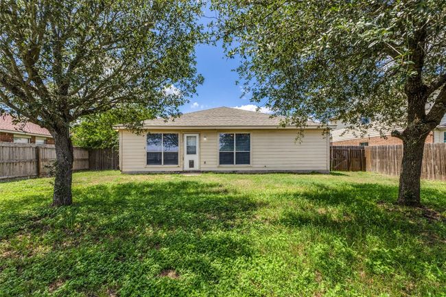 1514 Paint Brush Dr, House other with 3 bedrooms, 2 bathrooms and 2 parking in Lockhart TX | Image 24