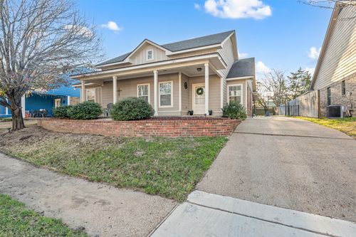 104 Flat Creek Dr, Robinson, TX, 76706-5800 | Card Image