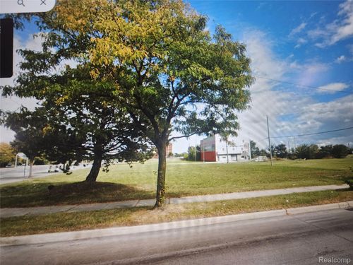 11400 E Jefferson Avenue, Detroit, MI, 48214 | Card Image
