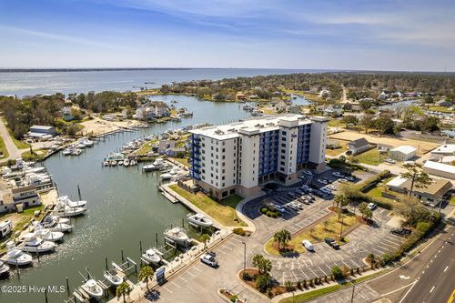 unit-307-4425 Arendell St, Morehead City, NC, 28557-2774 | Card Image