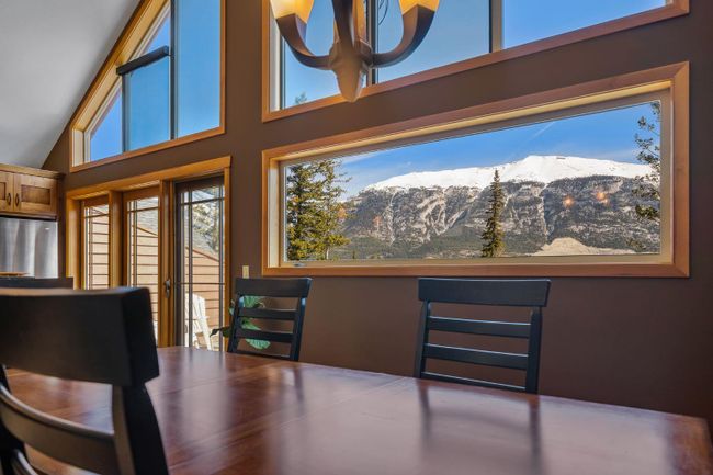 158 Hubman Landing, Home with 4 bedrooms, 3 bathrooms and 4 parking in Canmore AB | Image 29