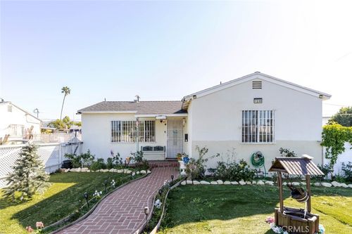 7230 Case Ave, Sun Valley, CA, 91352-5060 | Card Image