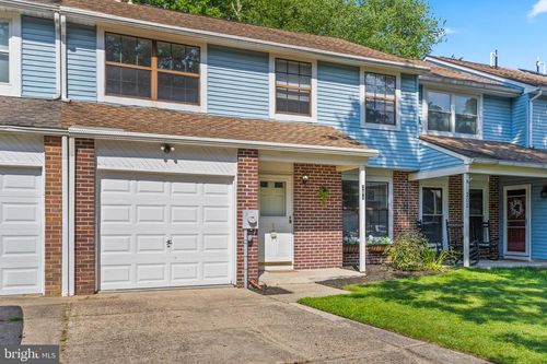 204 Foxwood Ln, MARLTON, NJ, 08053-2720 | Card Image