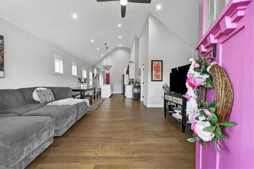 1004 Harmony Ave, Independence, MO, 64056-4213 | Card Image