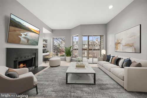 apt-425-3916 Penderview Dr, FAIRFAX, VA, 22033-4713 | Card Image