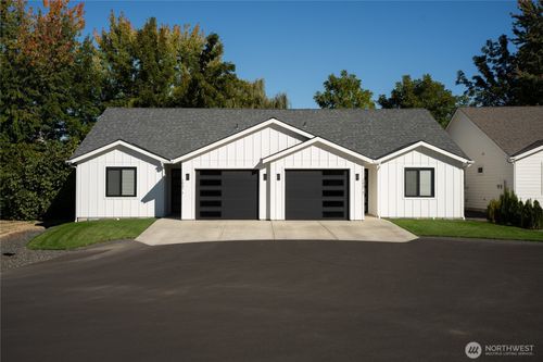 1037 Se Date Ave, College Place, WA, 99324-1636 | Card Image