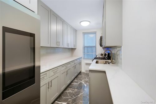 apt-2f-2211 Bragg St, Brooklyn, NY, 11229-5459 | Card Image