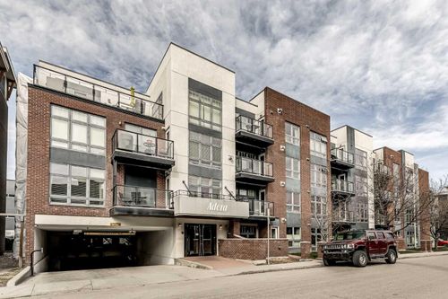 304 - 725 4 Street Ne, Home with 1 bedrooms, 1 bathrooms and 1 parking in Calgary AB | Card Image