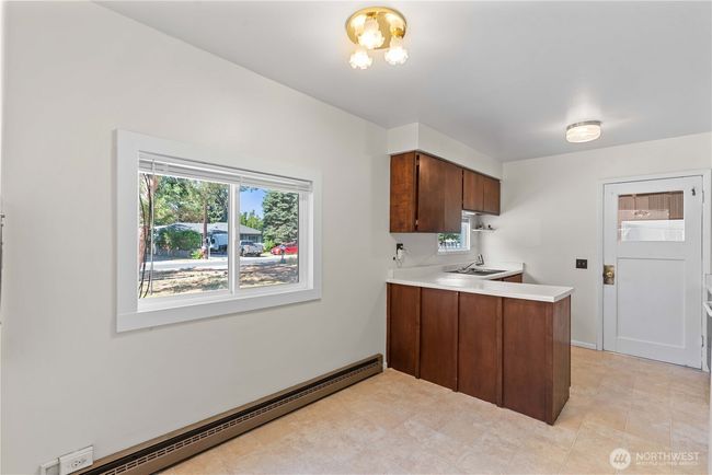 1715 Locust St, House other with 3 bedrooms, 1 bathrooms and 1 parking in Wenatchee WA | Image 11