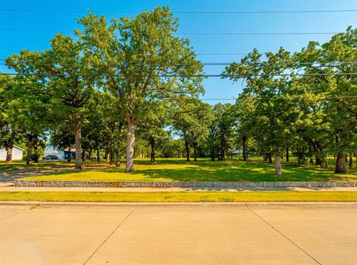 2801 Russell Rd, Arlington, TX, 76001-6920 | Card Image
