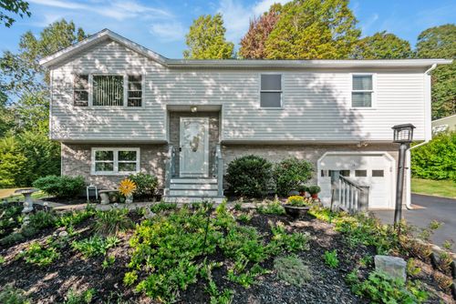 51 Bradford Rd, Torrington, CT, 06790-5903 | Card Image