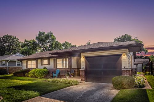 78 Ridgewood Rd, Elk Grove Village, IL, 60007-1421 | Card Image