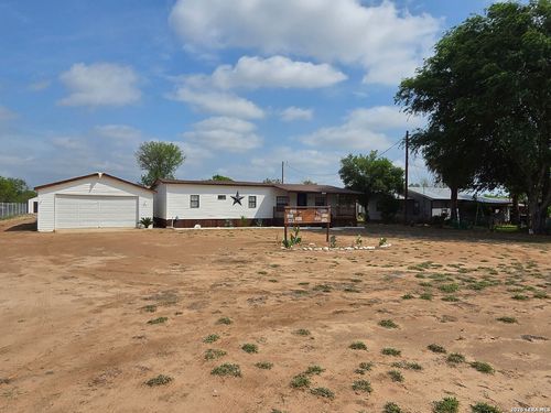 353 Duncan St, Carrizo Springs, TX, 78834 | Card Image