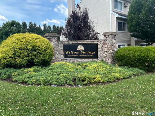 71-71 Willow Spgs, New Milford, CT, 06776-4319 | Card Image