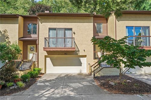 162 Lake Terrace Dr, Munroe Falls, OH, 44262-1026 | Card Image