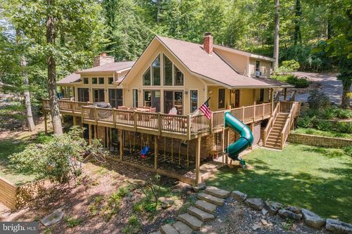 2411 Lake Shore Dr, Oakland, MD, 21550-7222 | Card Image