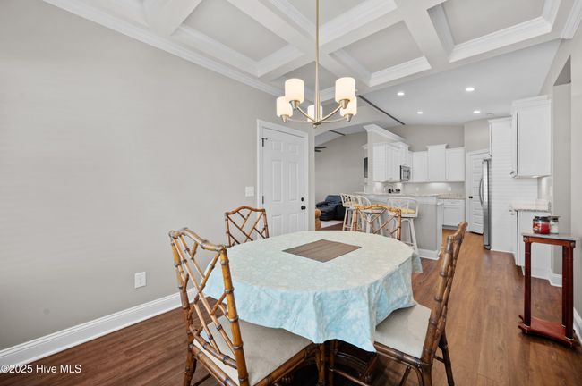 dining | Image 13