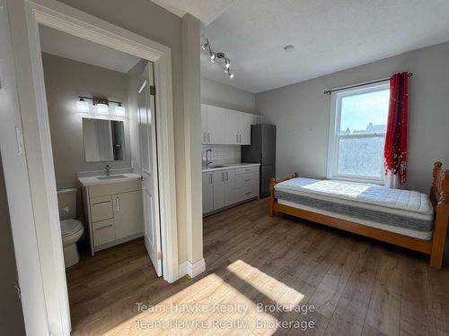 5b-521 Bay St, Midland, ON, L4R1L2 | Card Image