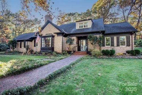 322 Valley Stream Rd, Statesville, NC, 28677-5429 | Card Image