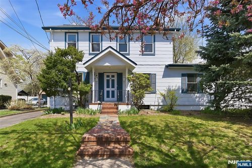 64 Davis Ave, Hackensack, NJ, 07601-3014 | Card Image