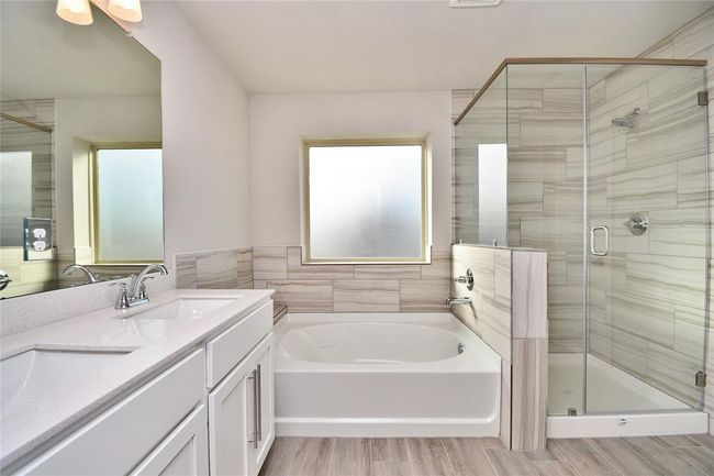 Master Bathroom | Image 25