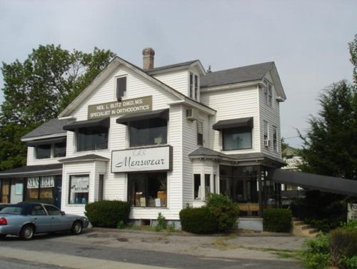 642 East Ave, Warwick, RI, 02886-0515 | Card Image