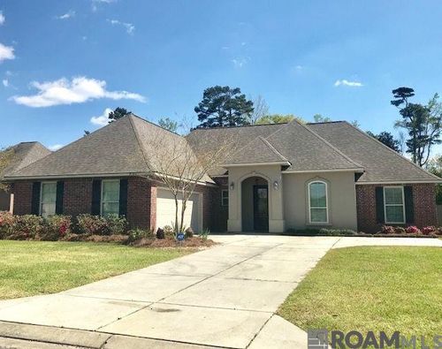 8190 Superior Dr, Denham Springs, LA, 70726-6284 | Card Image