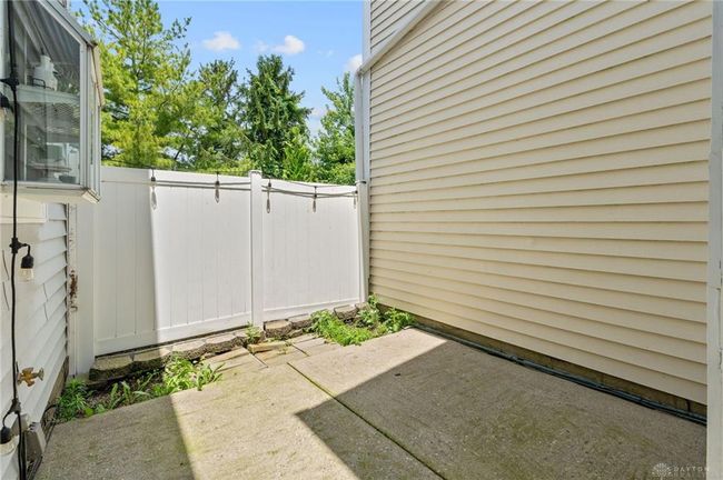 3163 Gracemore Ave, Condo with 2 bedrooms, 3 bathrooms and null parking in Kettering OH | Image 17