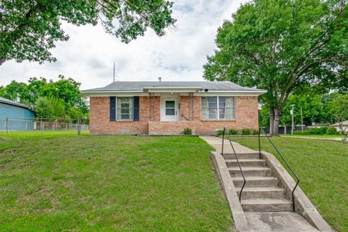 422 W Daugherty Dr, Garland, TX, 75041-1909 | Card Image