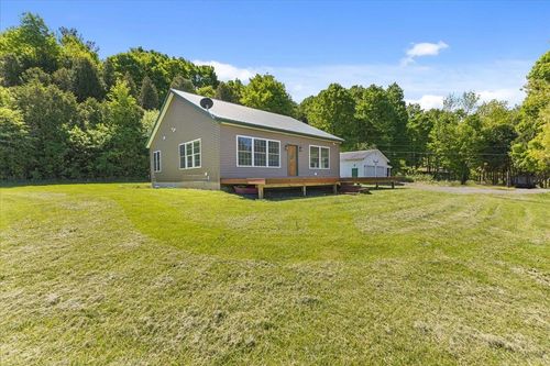 105 Sweeney Farm Rd, Georgia, VT, 05478-3132 | Card Image