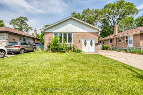 201 Thistle Down Blvd, Etobicoke, ON, M9V1K4 | Card Image