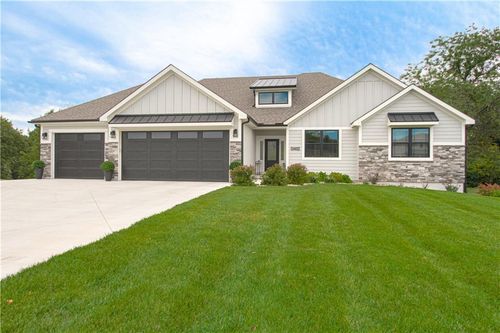 13402 Oakbrook Dr, Kearney, MO, 64060-8093 | Card Image