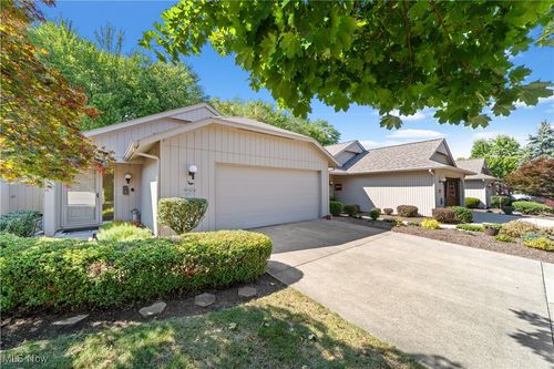 12910 Olympus Way, Strongsville, OH, 44149-3256 | Card Image