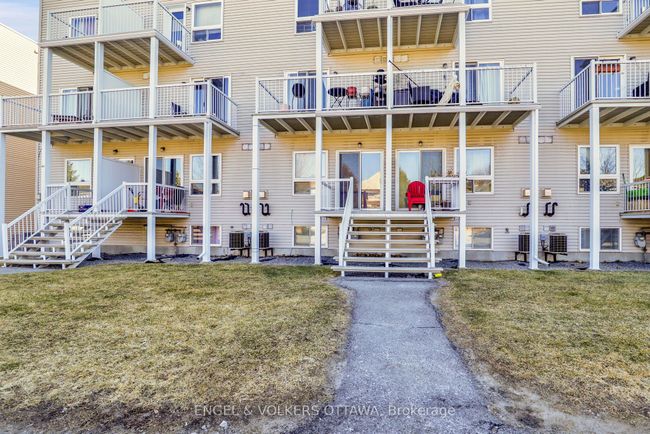 10 - 811 Longfields Dr, Condo with 2 bedrooms, 3 bathrooms and 2 parking in Nepean ON | Image 30