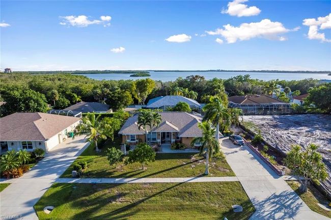 2015 San Marco Rd, House other with 3 bedrooms, 2 bathrooms and null parking in MARCO ISLAND FL | Image 2