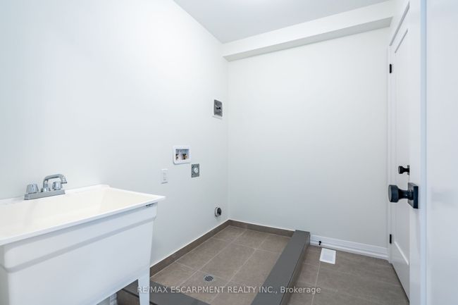 189 Lormont Blvd, House attached with 3 bedrooms, 3 bathrooms and 1 parking in Stoney Creek ON | Image 29