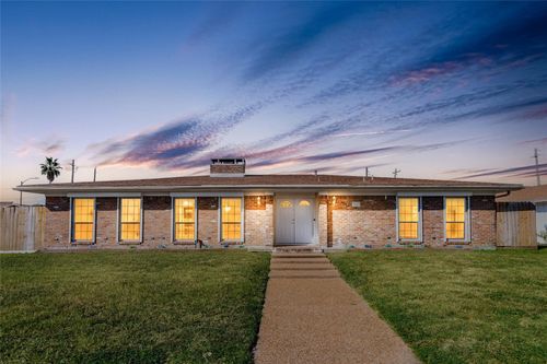 3217 Tern Dr, Galveston, TX, 77551-5865 | Card Image