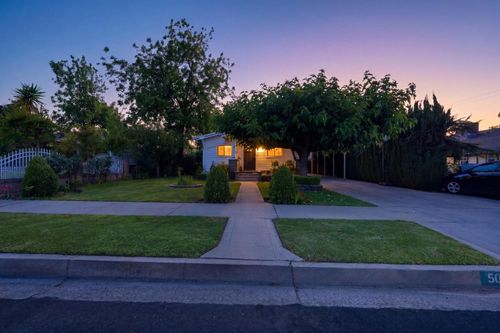 509 West Ave, Sanger, CA, 93657-2327 | Card Image