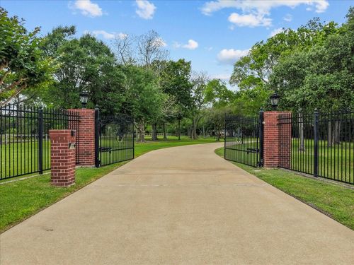 1252 Briar Creek Drive, Friendswood, TX, 77546 | Card Image